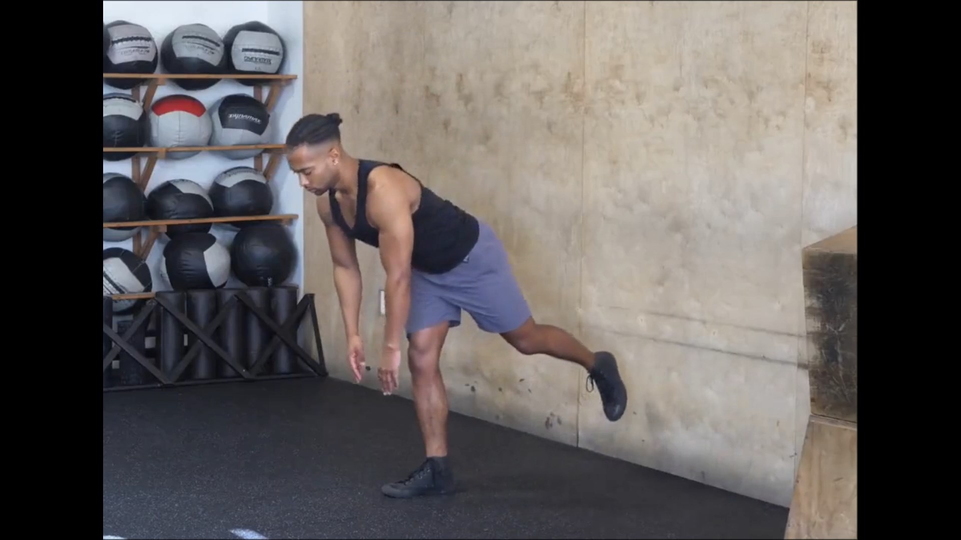 Single Legged Romanian Deadlifts/ددلیفت رومانیایی تک پا  وزن بدن