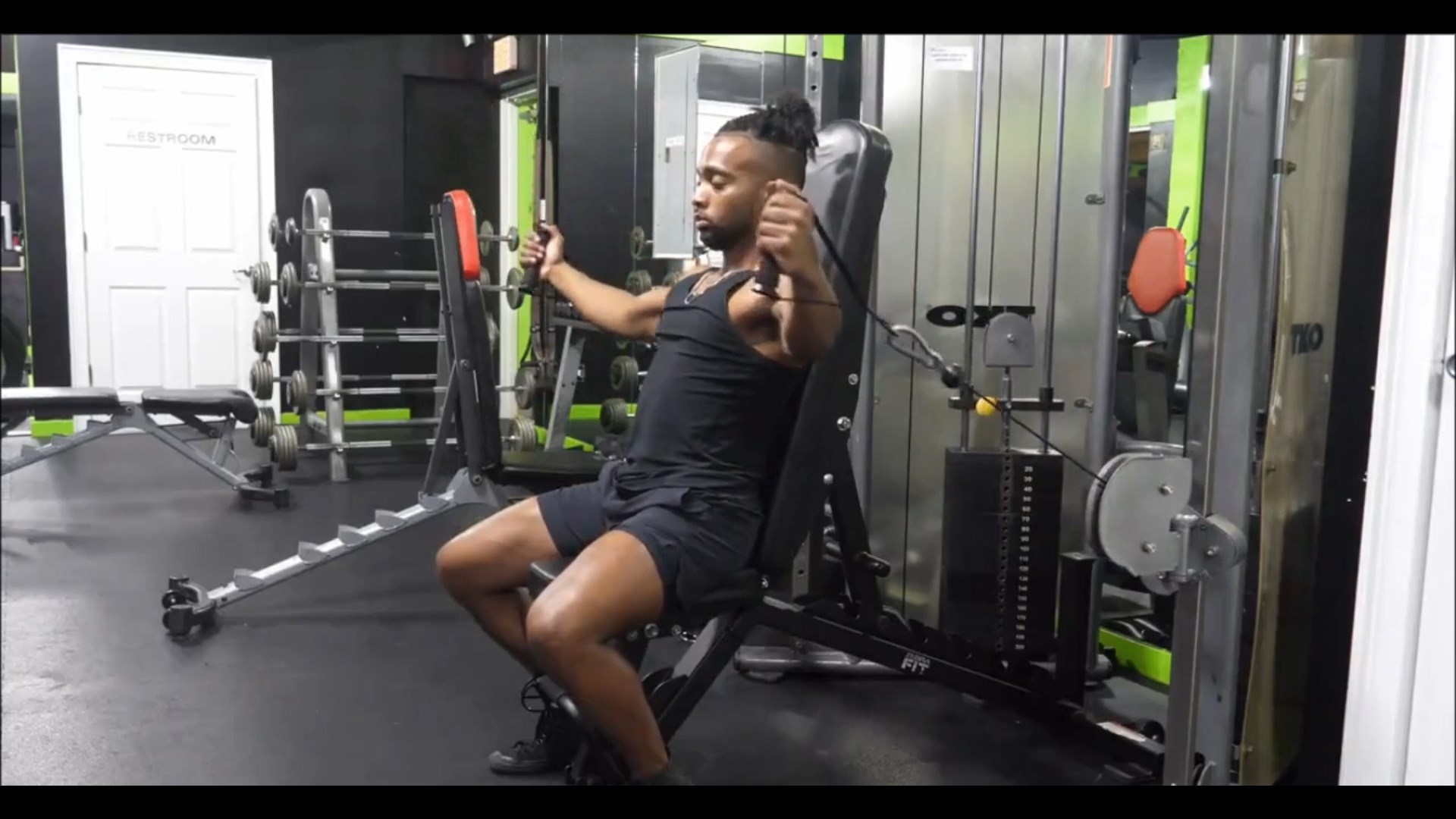 Cable Incline Chest Fly/فلای سینه کراس  با نیمکت شیب دار