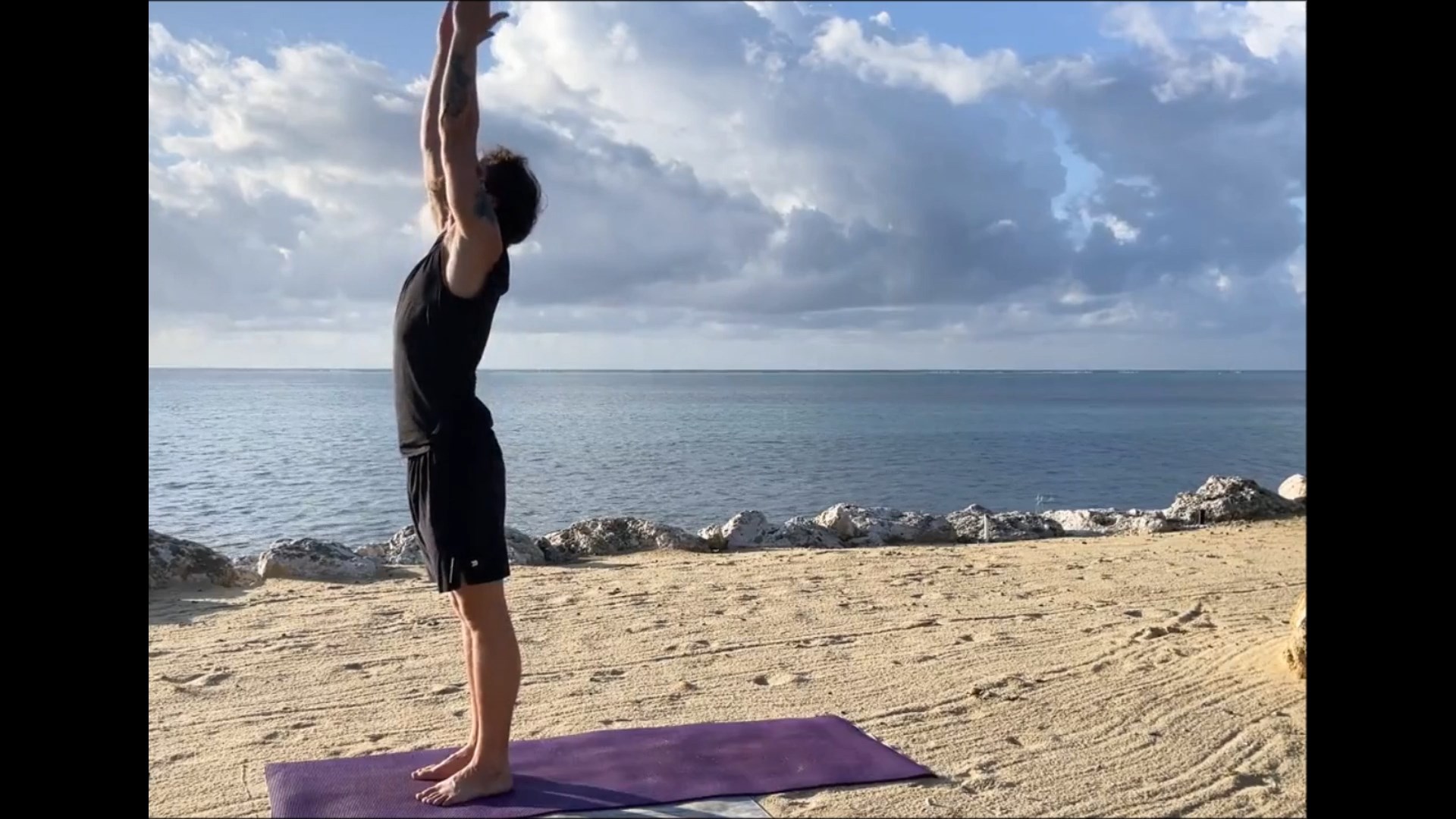 Downward Dog Toe To Heel/سگ پنجه روی پاشنه