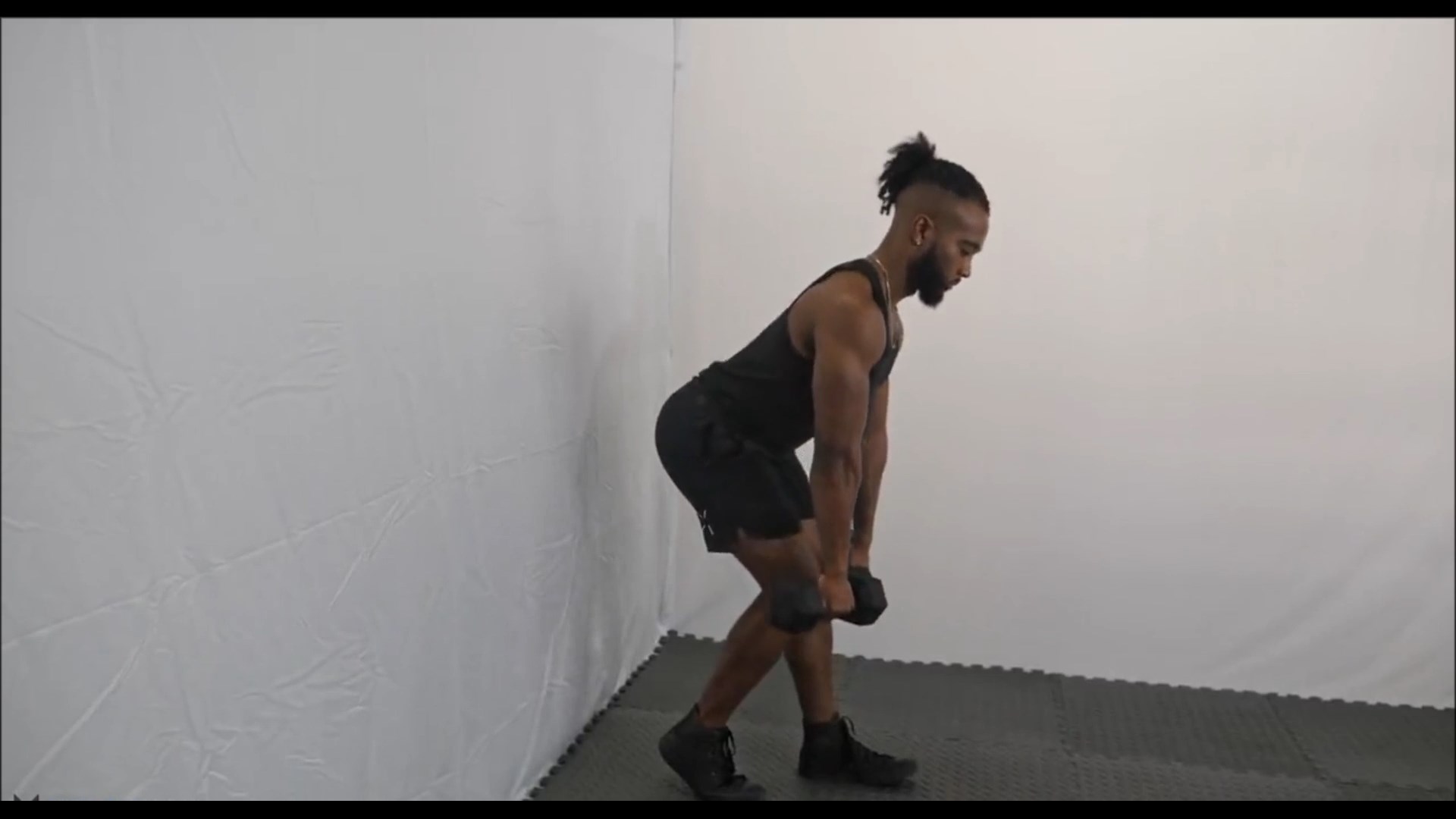 Dumbbell Staggered Deadlift/ددلیفت استاگرد دمبل