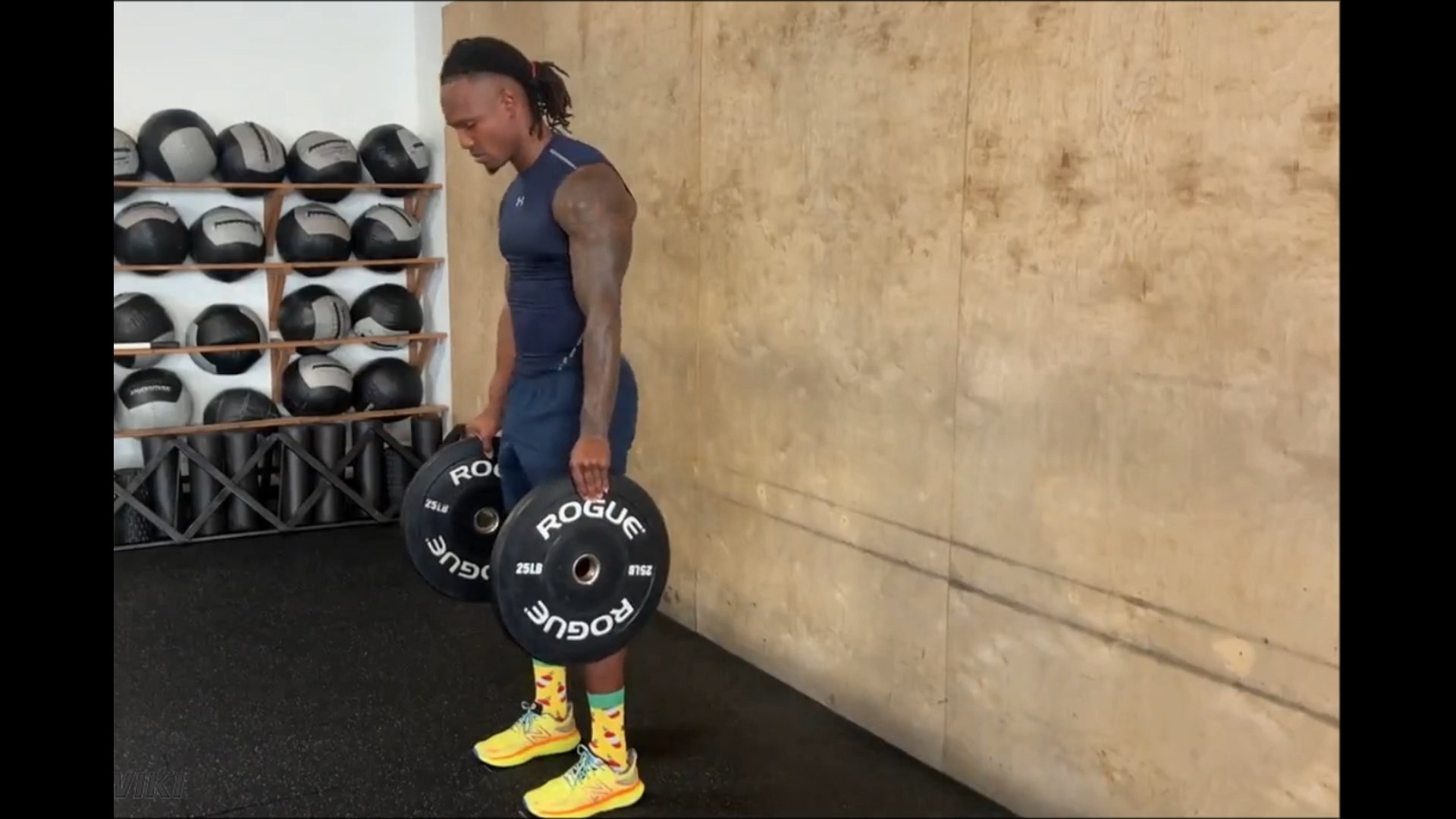 Plate Staggered Pinch Grip Deadlift/ددلیفت استاگرد صفحه (جفت صفحه)